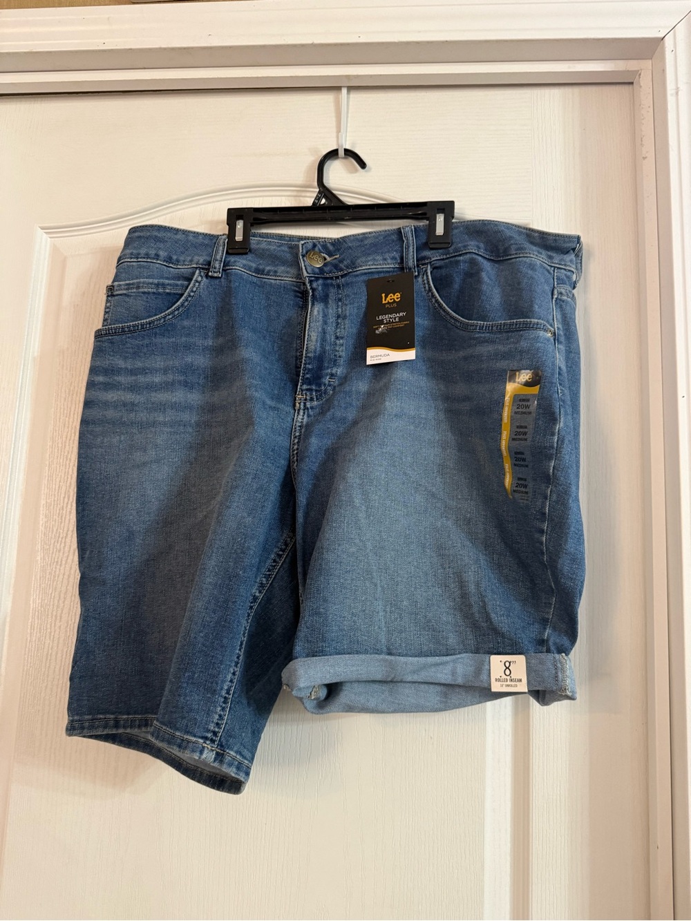 Lee Women’s Denim Bermuda Jean Shorts NWT Sz 20W. MY-239